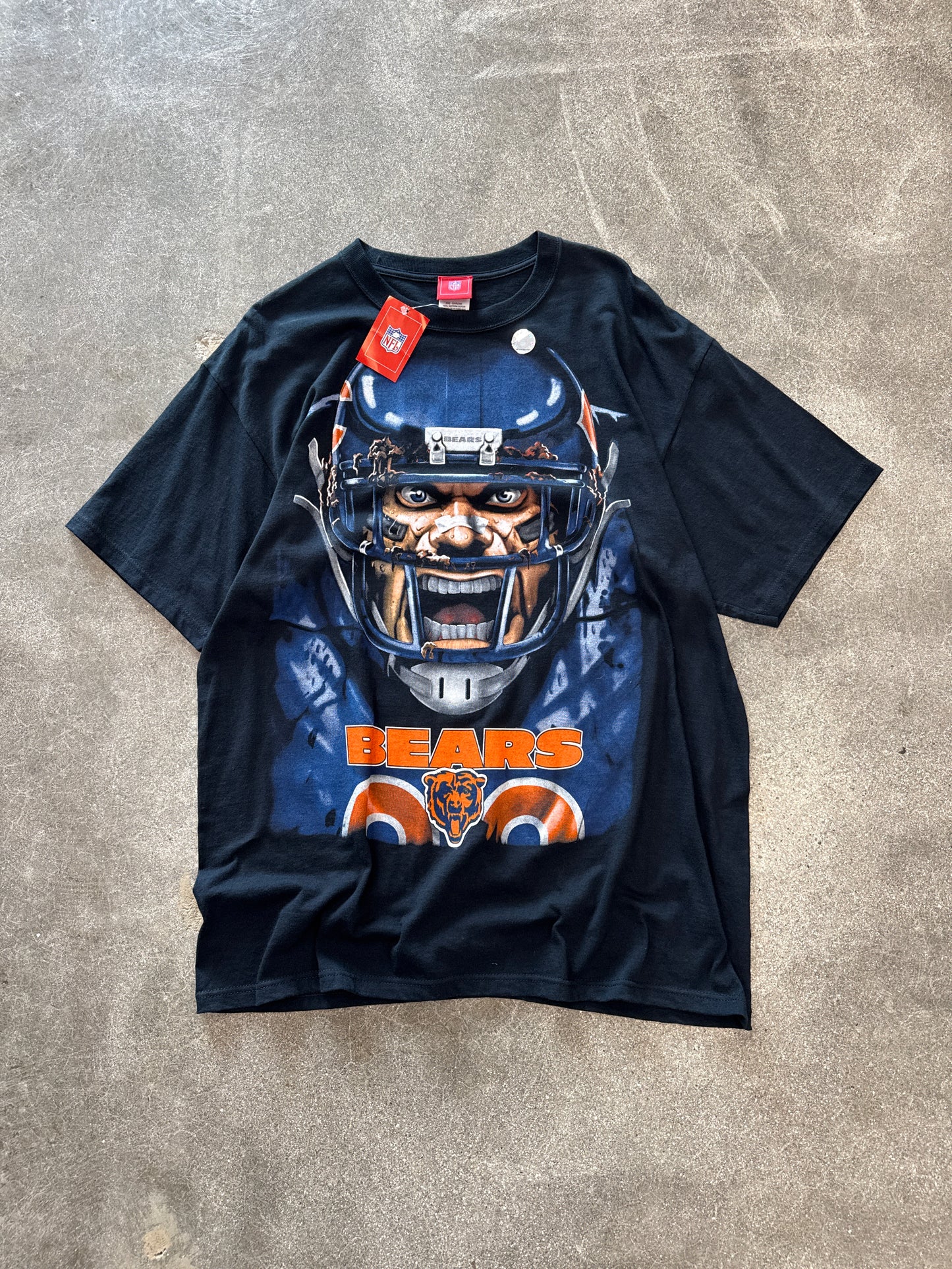 (XL) Vintage NFL Chicago Bears Big Face Helmet Tee