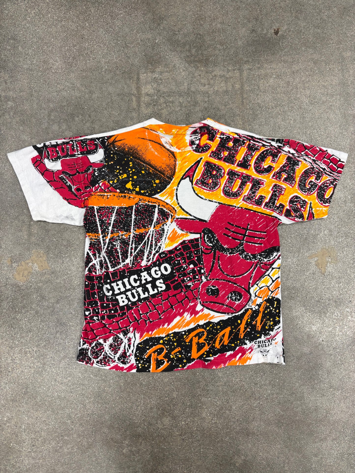 (XL) Vintage 90s SSI Chicago Bulls AOP