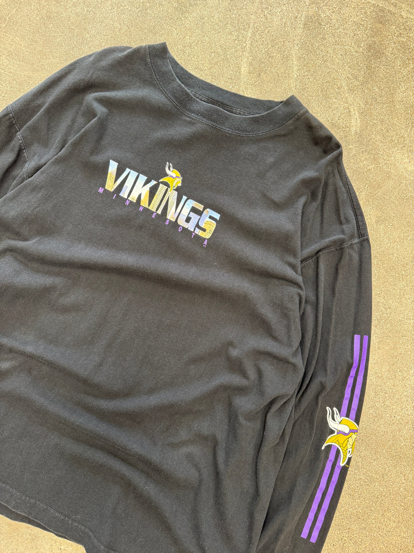 (XL) Vintage Vikings Majestic Long sleeve
