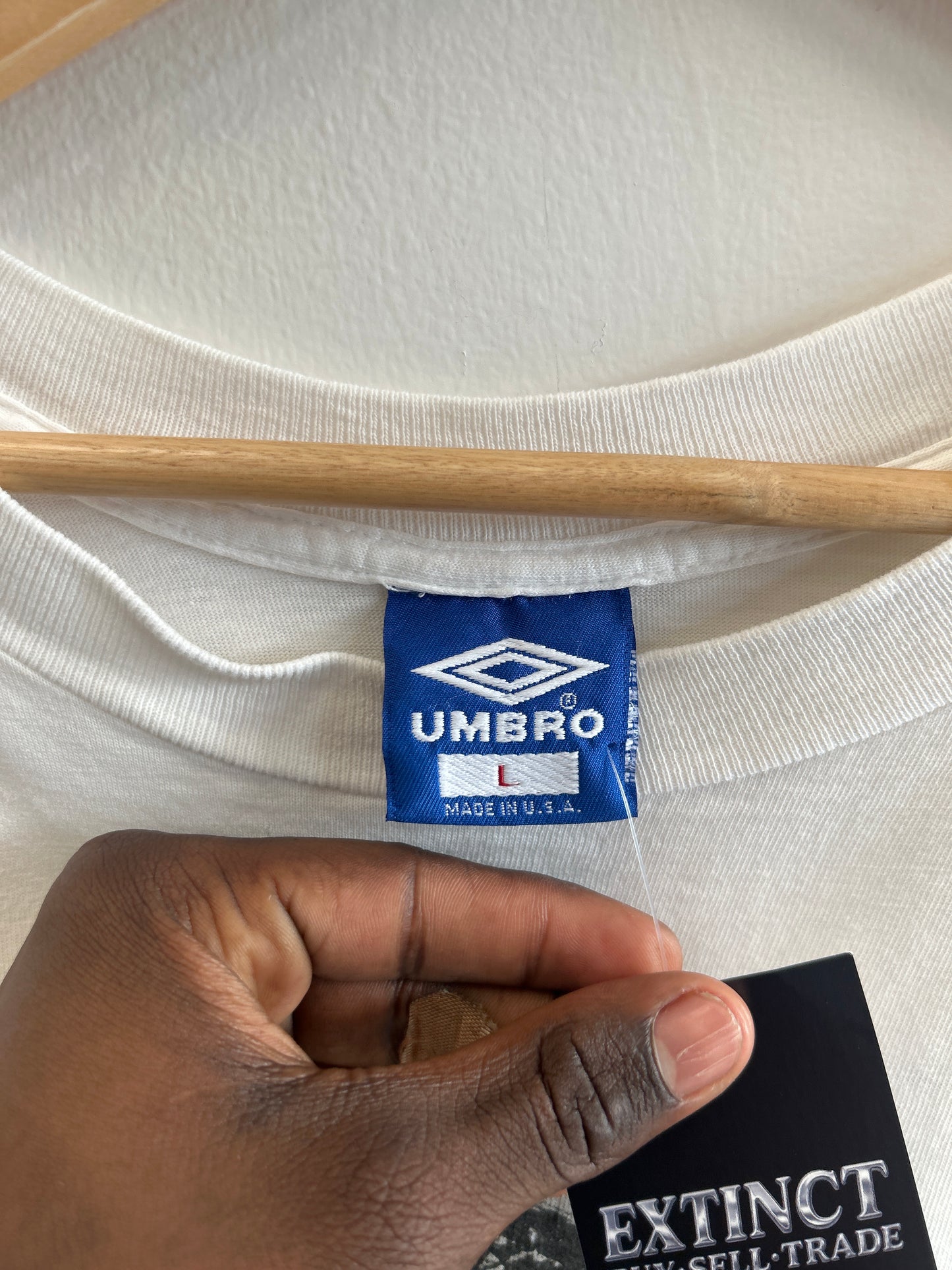 (M) Vintage Umbro Soccer shirt