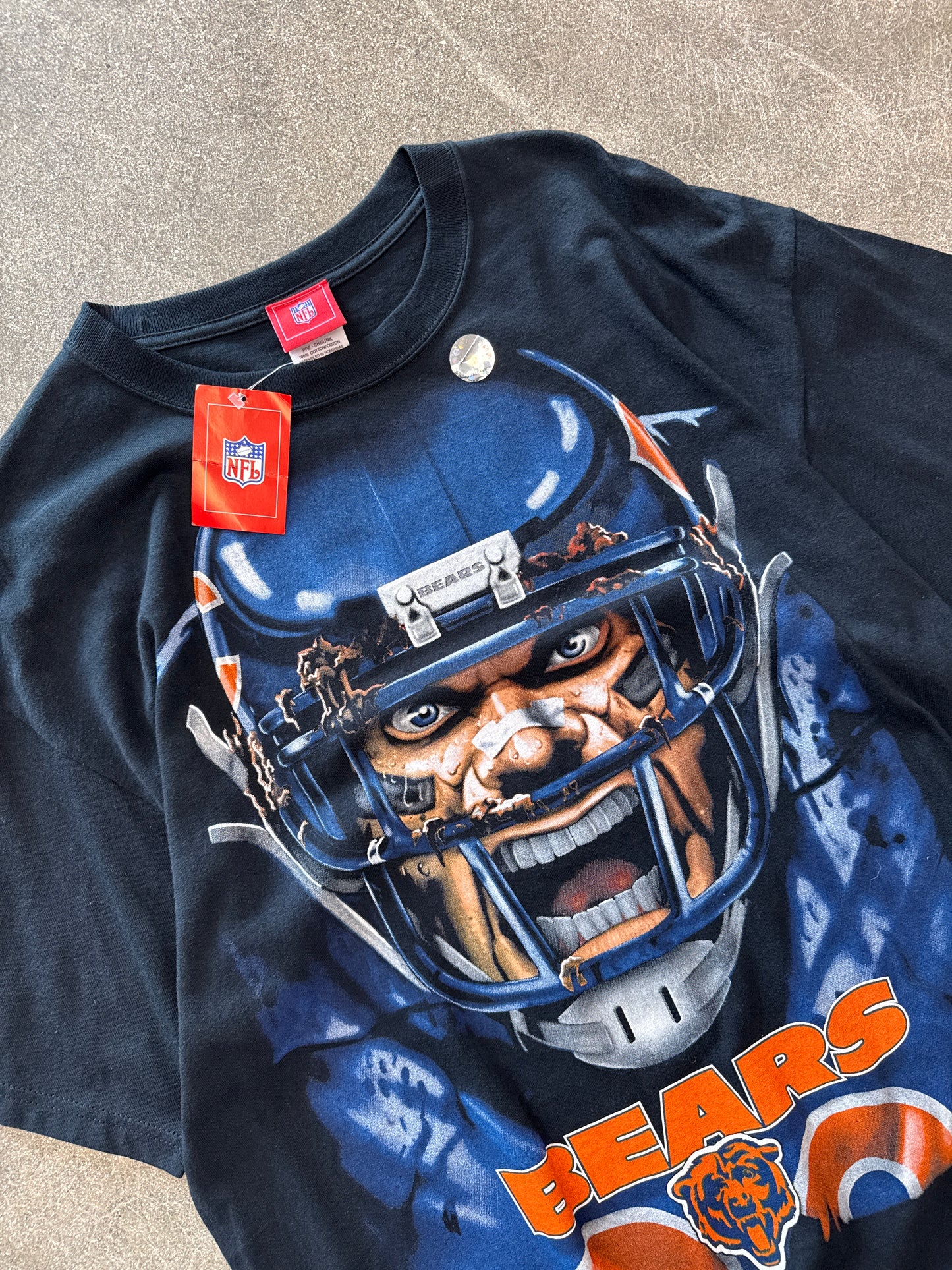 (XL) Vintage NFL Chicago Bears Big Face Helmet Tee