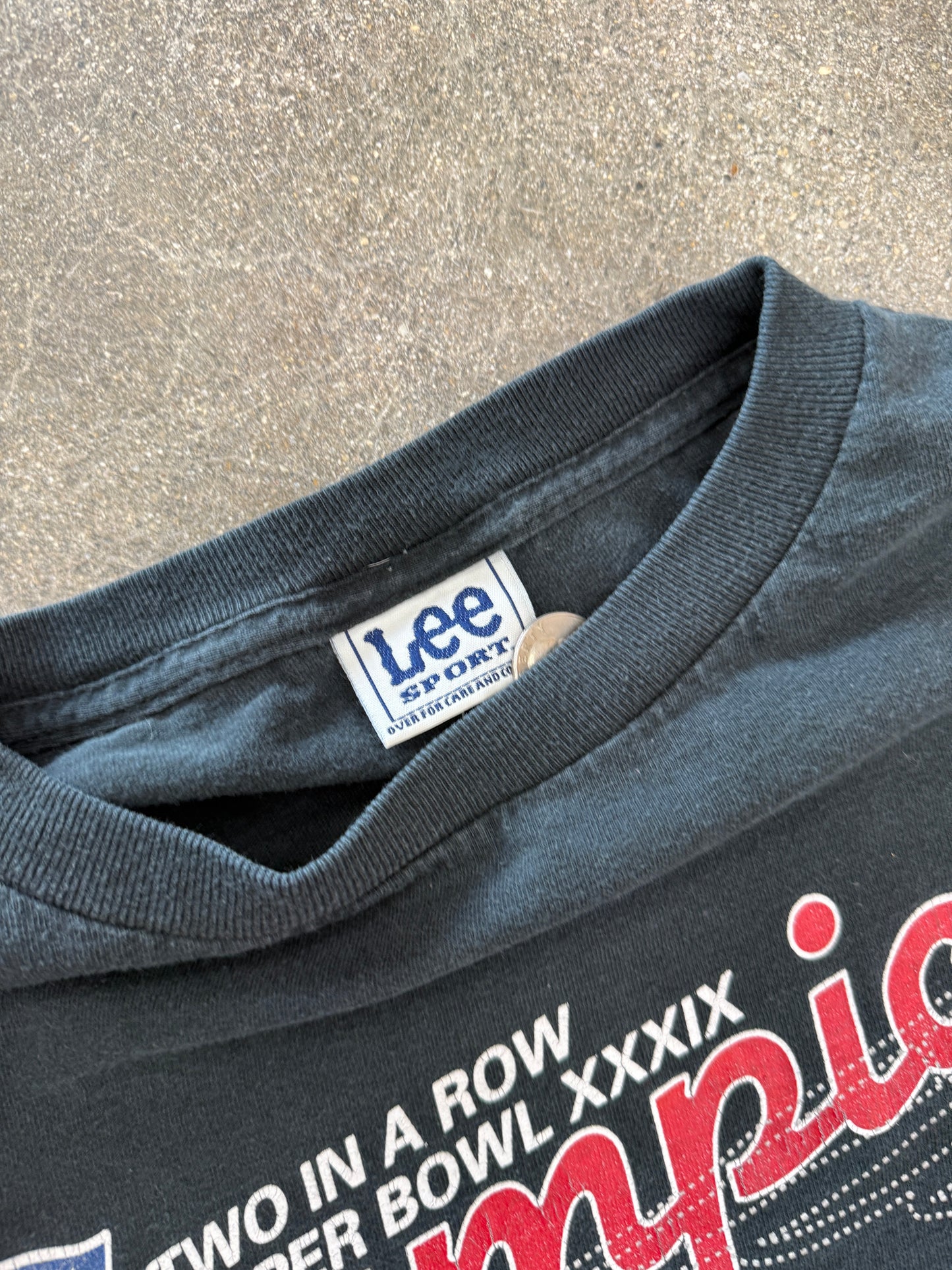 (S) Vintage Lee Sports 2004 Patriots Superbowl Long Sleeve Shirt
