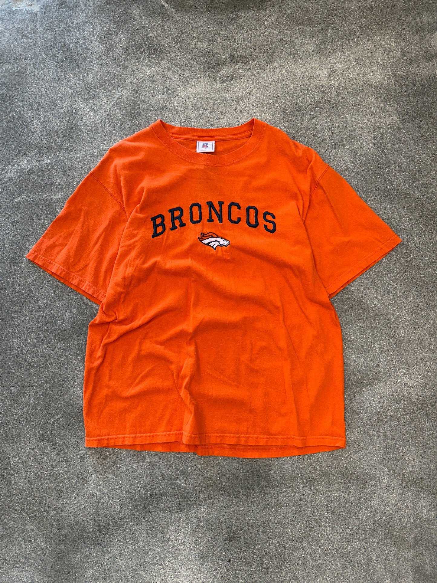 (L) Vintage Denver Broncos shirt