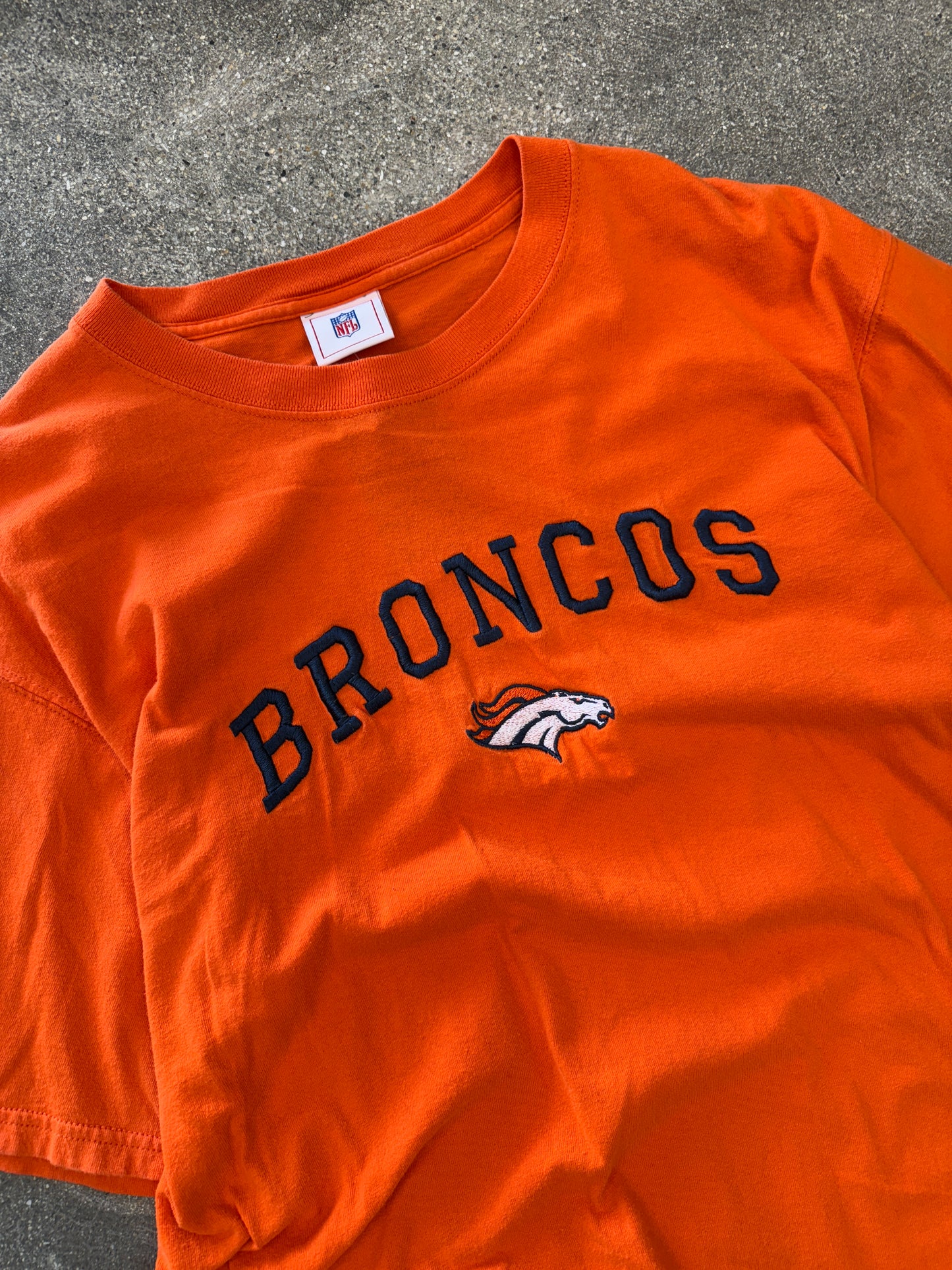 (L) Vintage Denver Broncos shirt
