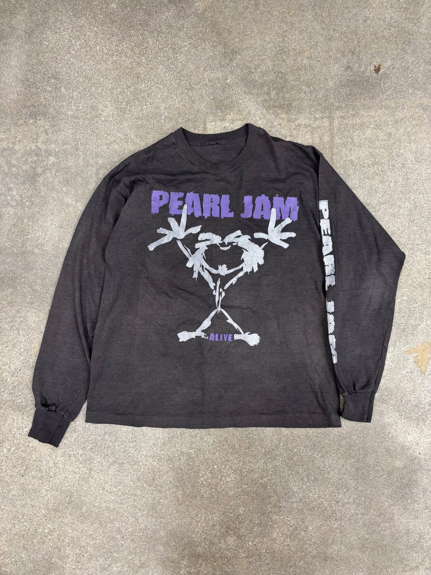 (XL) Vintage 1992 Pearl Jam “Alive” Stickman Longsleeve Band Tee Shirt