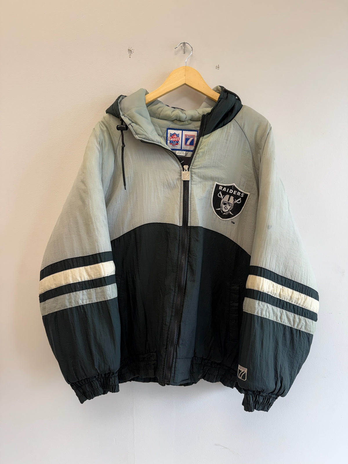 (L) Oakland Raidsrs Logo 7 Puffer Jacket
