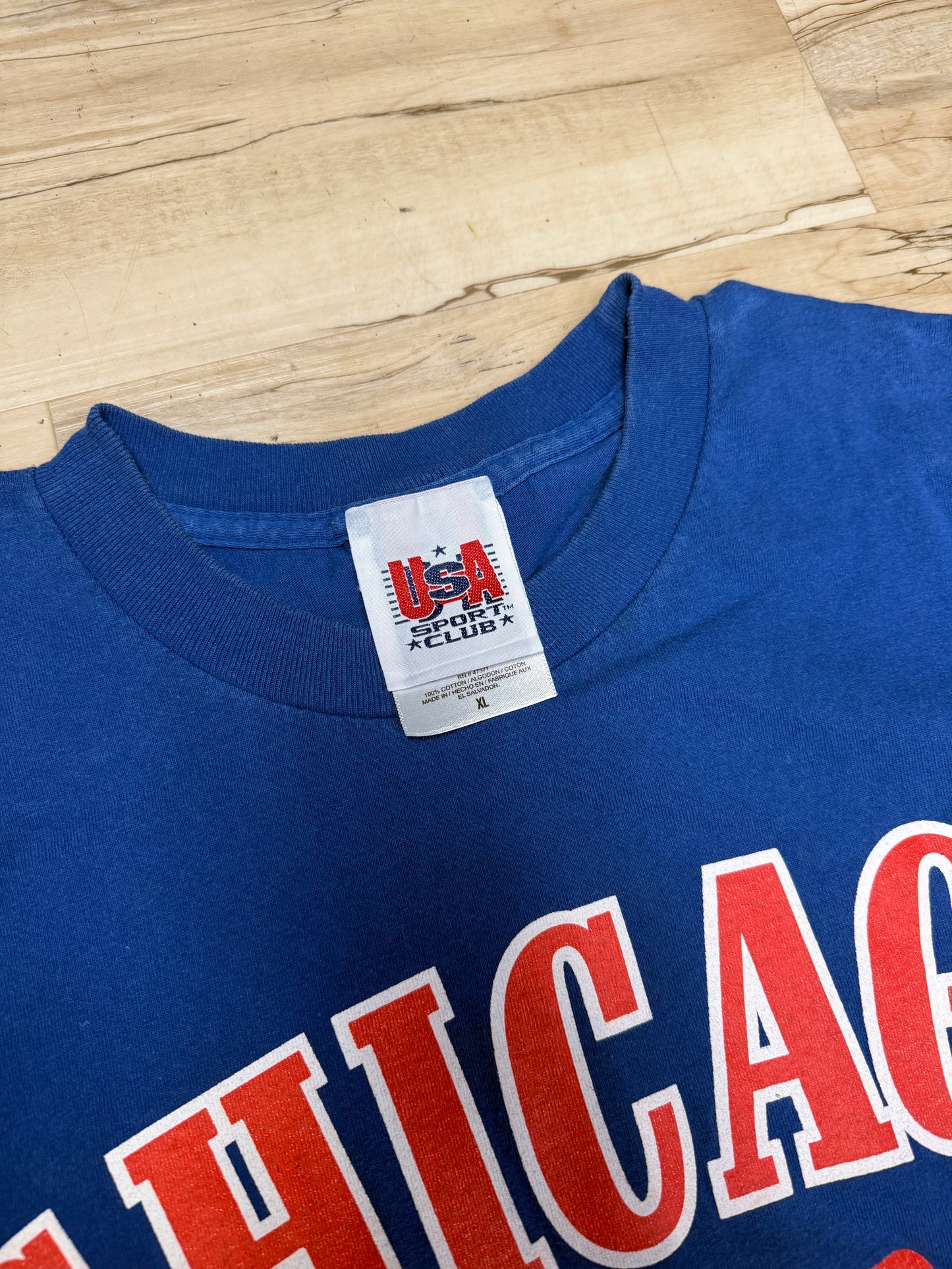 (L/XL) Vintage Chicago Cubs Spellout Tee