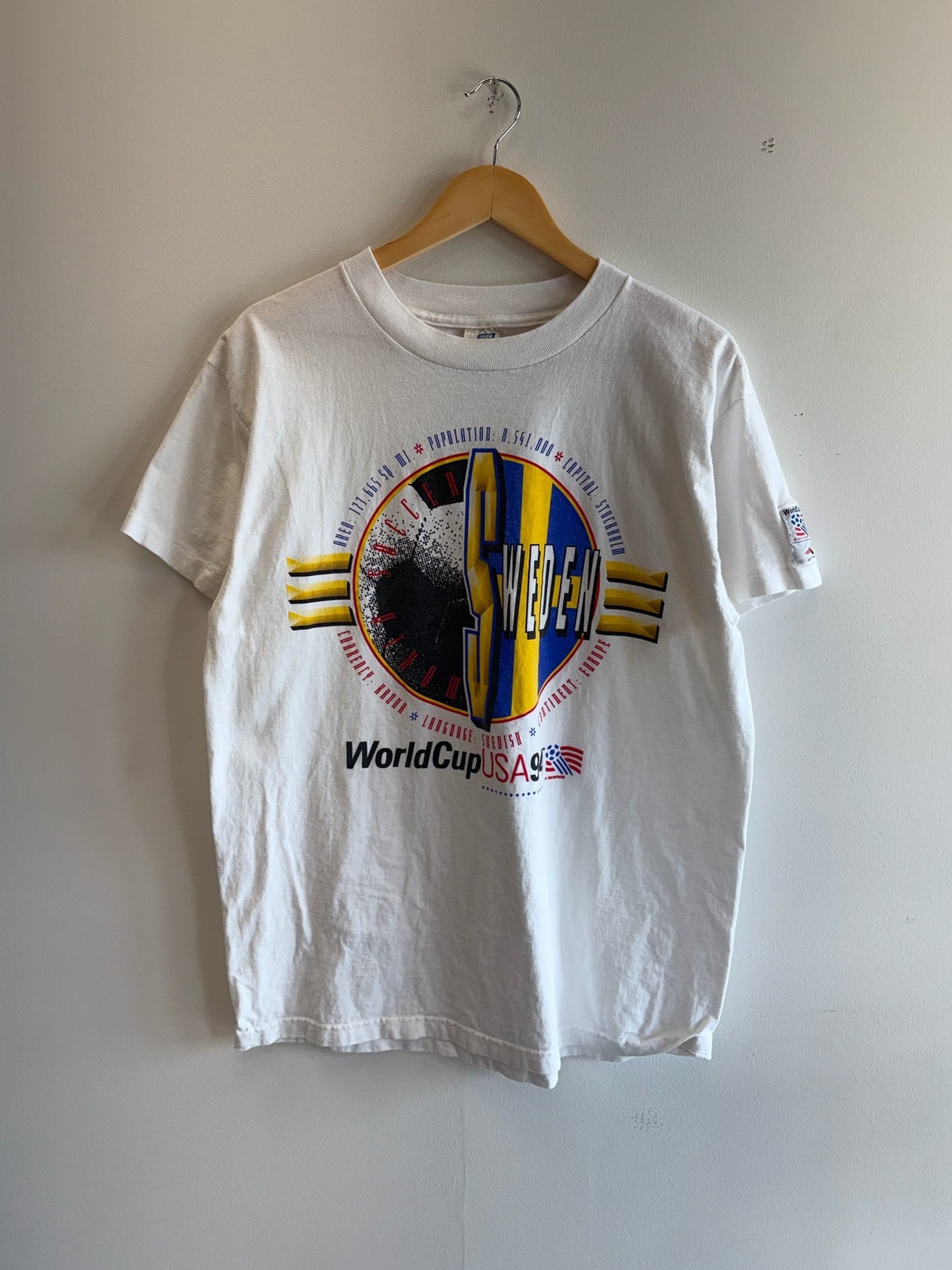 (L) Vintage Sweden World Cup 1994 Tee