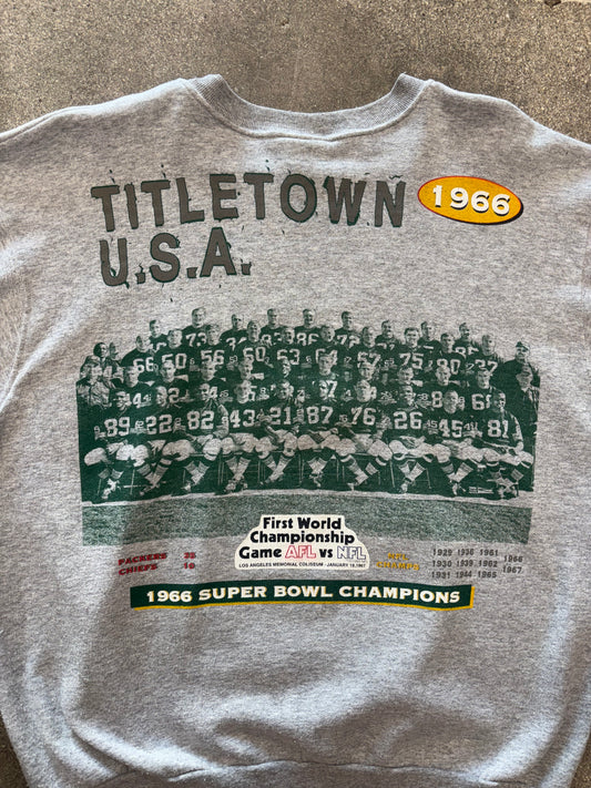 (XL) Vintage 90s Green Bay Packers “Title-town” Crewneck
