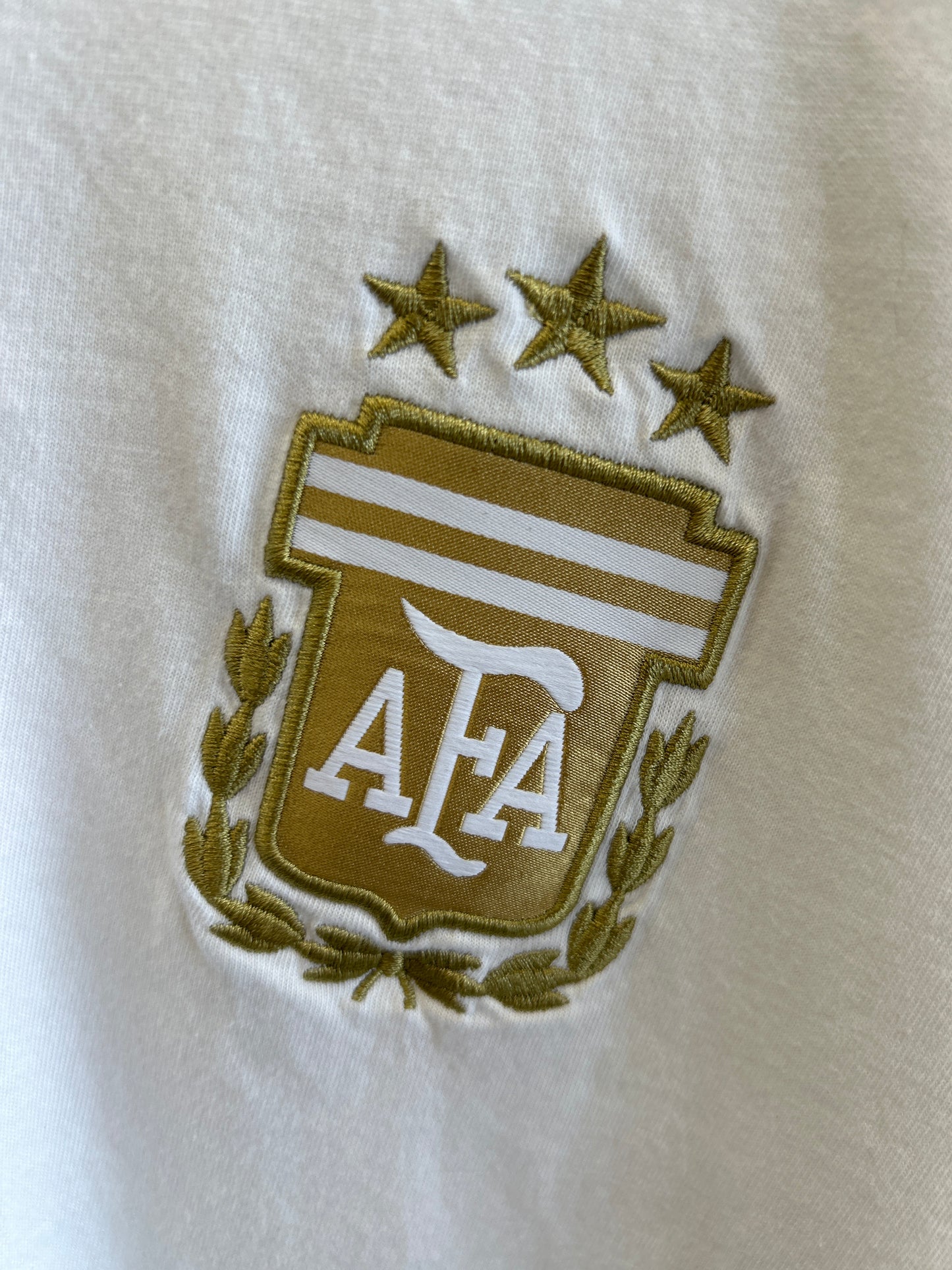 (L) Adidas Argentina DNA 3 stripes shirt