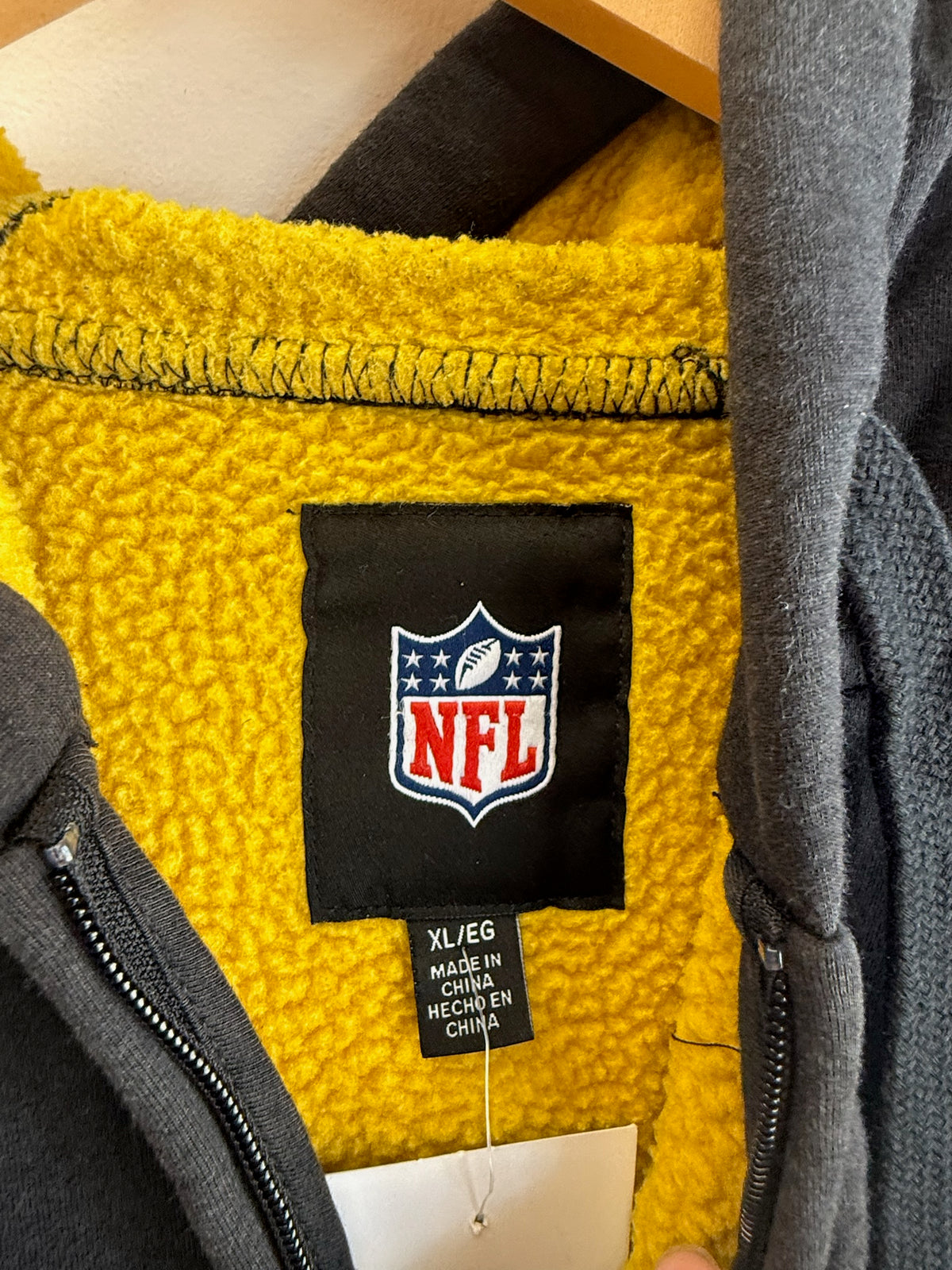 (XL) Pittsburgh Steelers Zip-up Hoodie