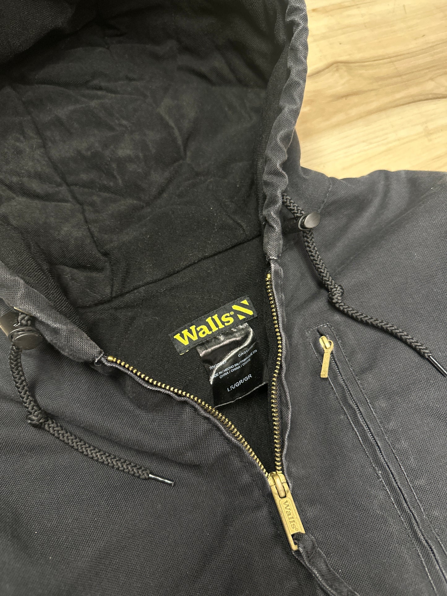 (L) Vintage Walls Jacket