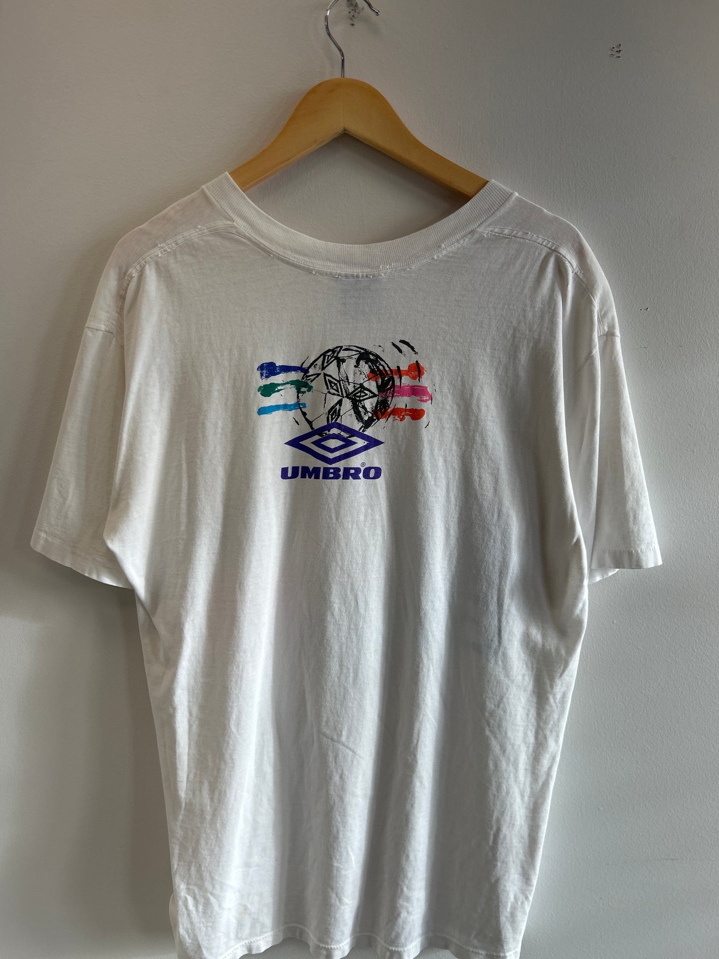 (M) Vintage Umbro Soccer shirt