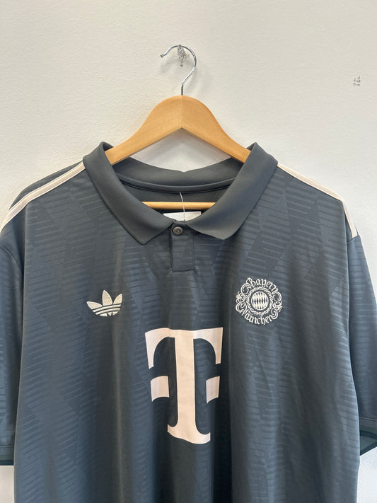 (2XL) 2024/25 Bayern Munich Adidas Jersey