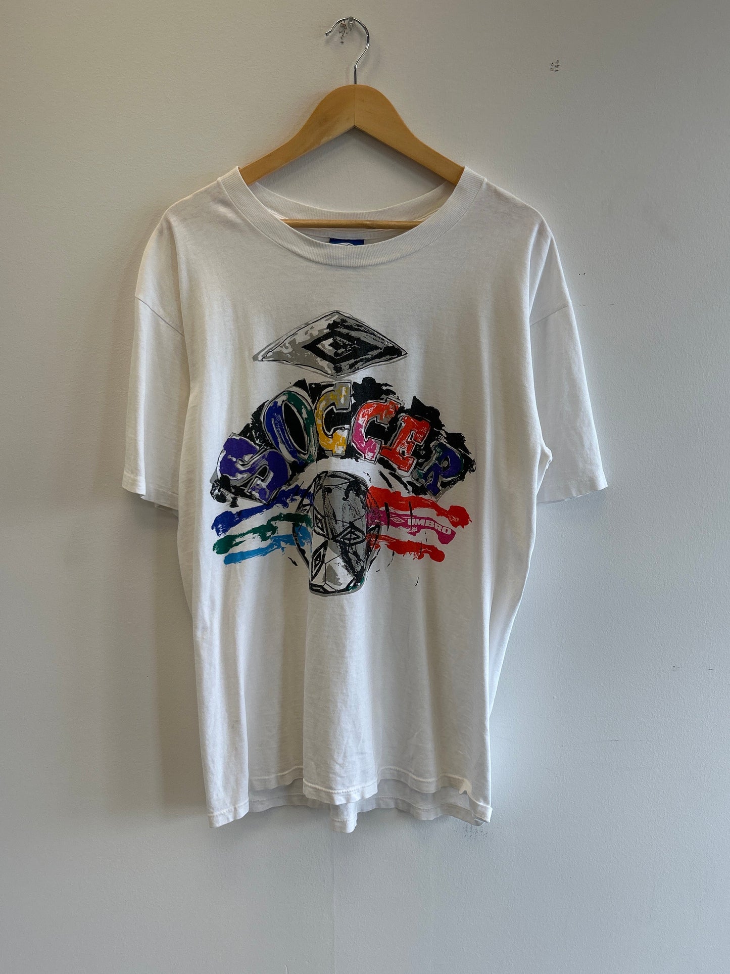 (M) Vintage Umbro Soccer shirt