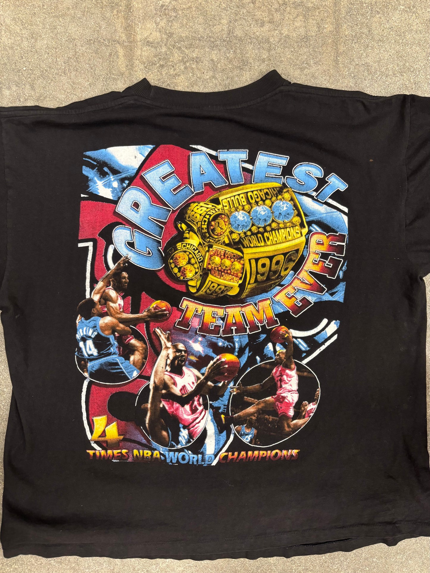 (XXL) Vintage 1996 Chicago Bulls 4 Times NBA Champions Rap Tee Shirt