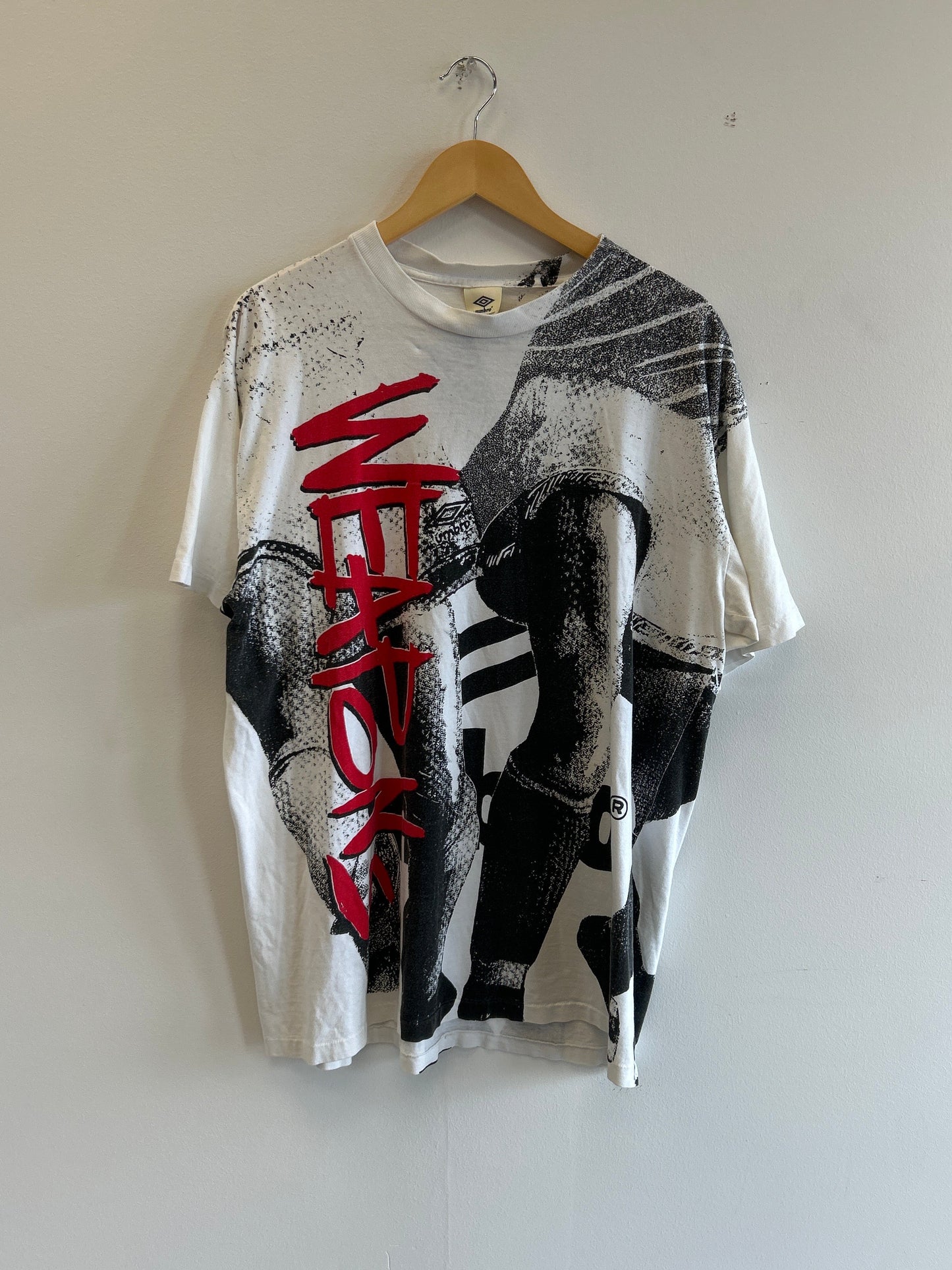 (L) Vintage “Weapons” Umbro Soccer Aop Tee