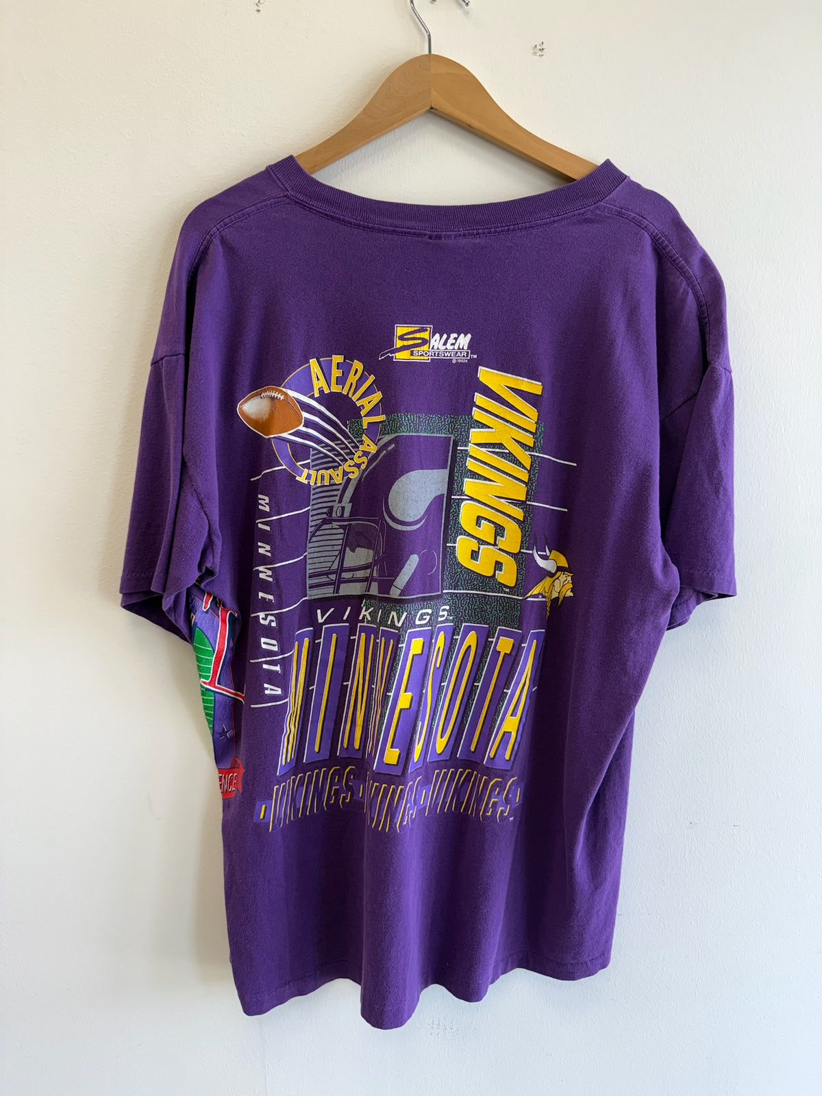 (XL) Vintage Minnesota Vikings Salem Wraparound Tee