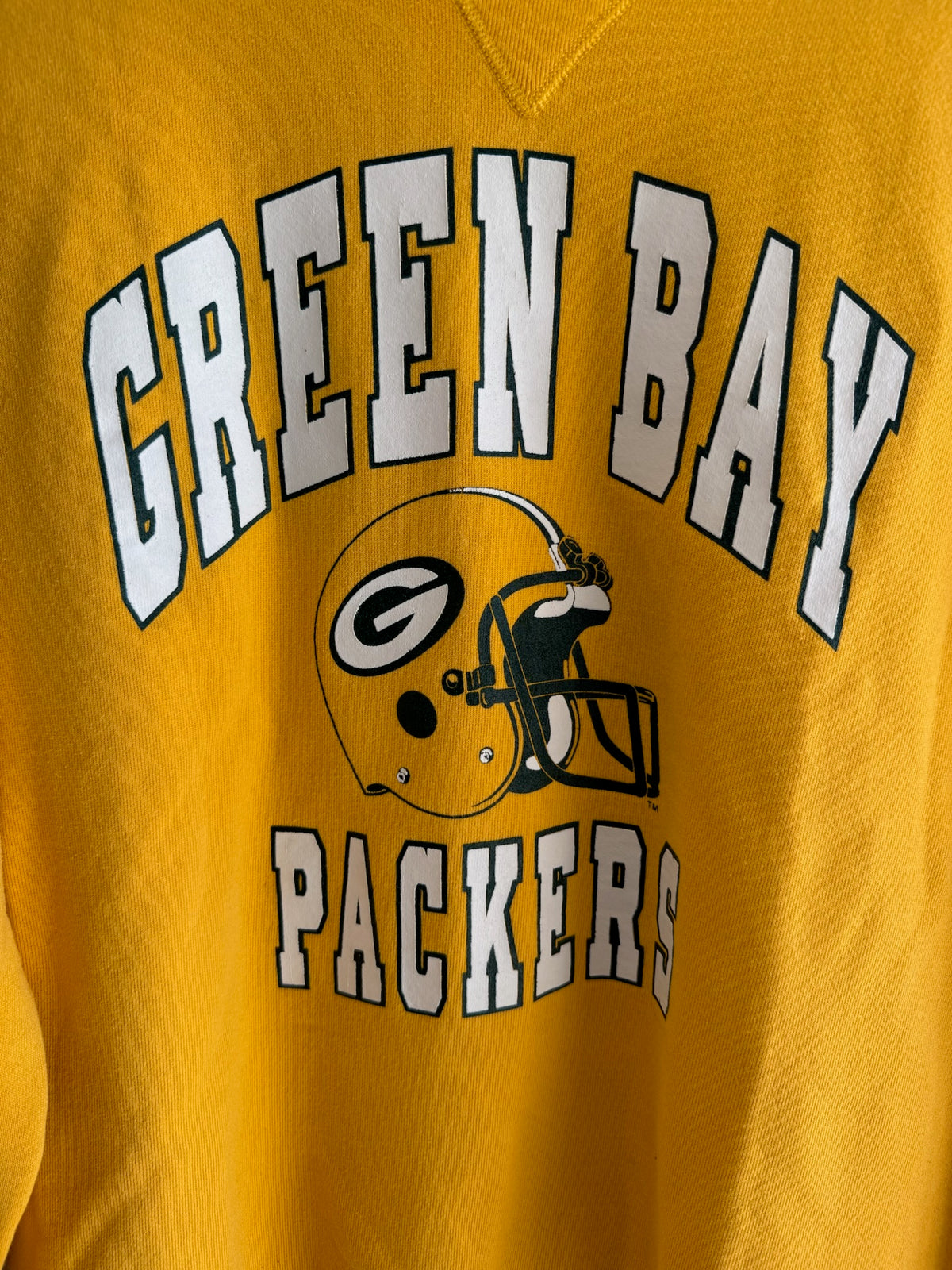 (L) Green Bay Packers Helmet Crewneck