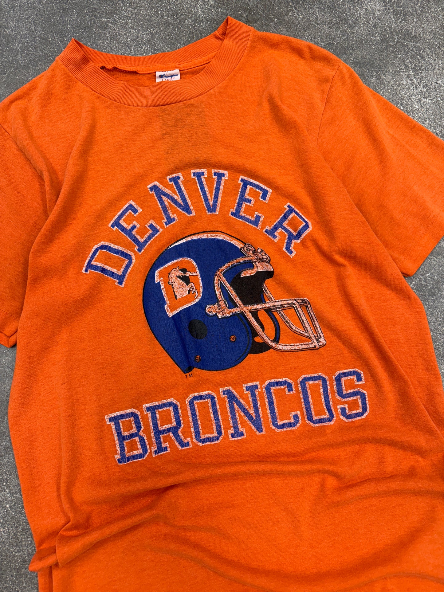(S) Vintage 80s Champion Denver Broncos Helmet Tee
