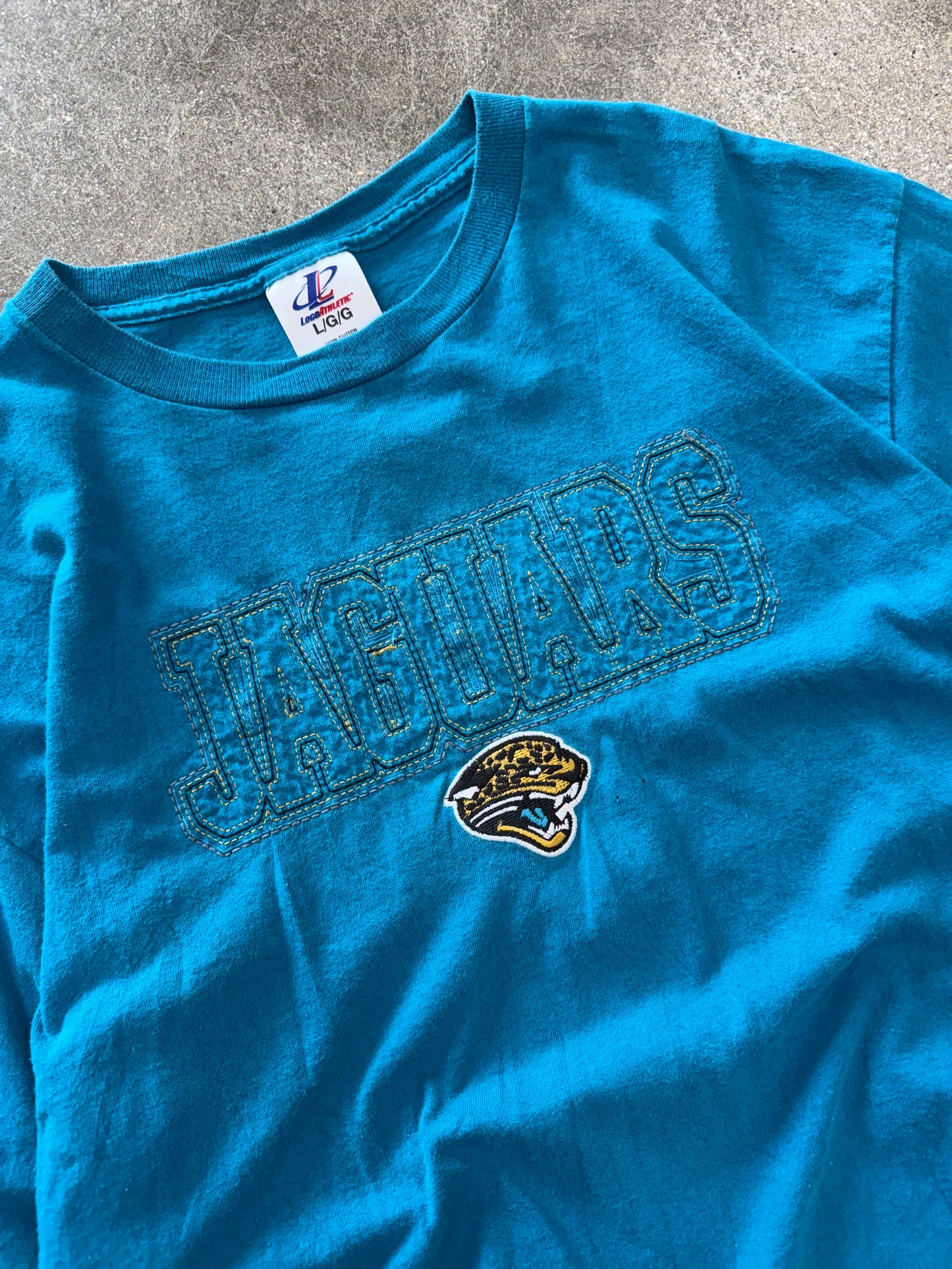 (L) Vintage Jaguars Logo Athletic Tee