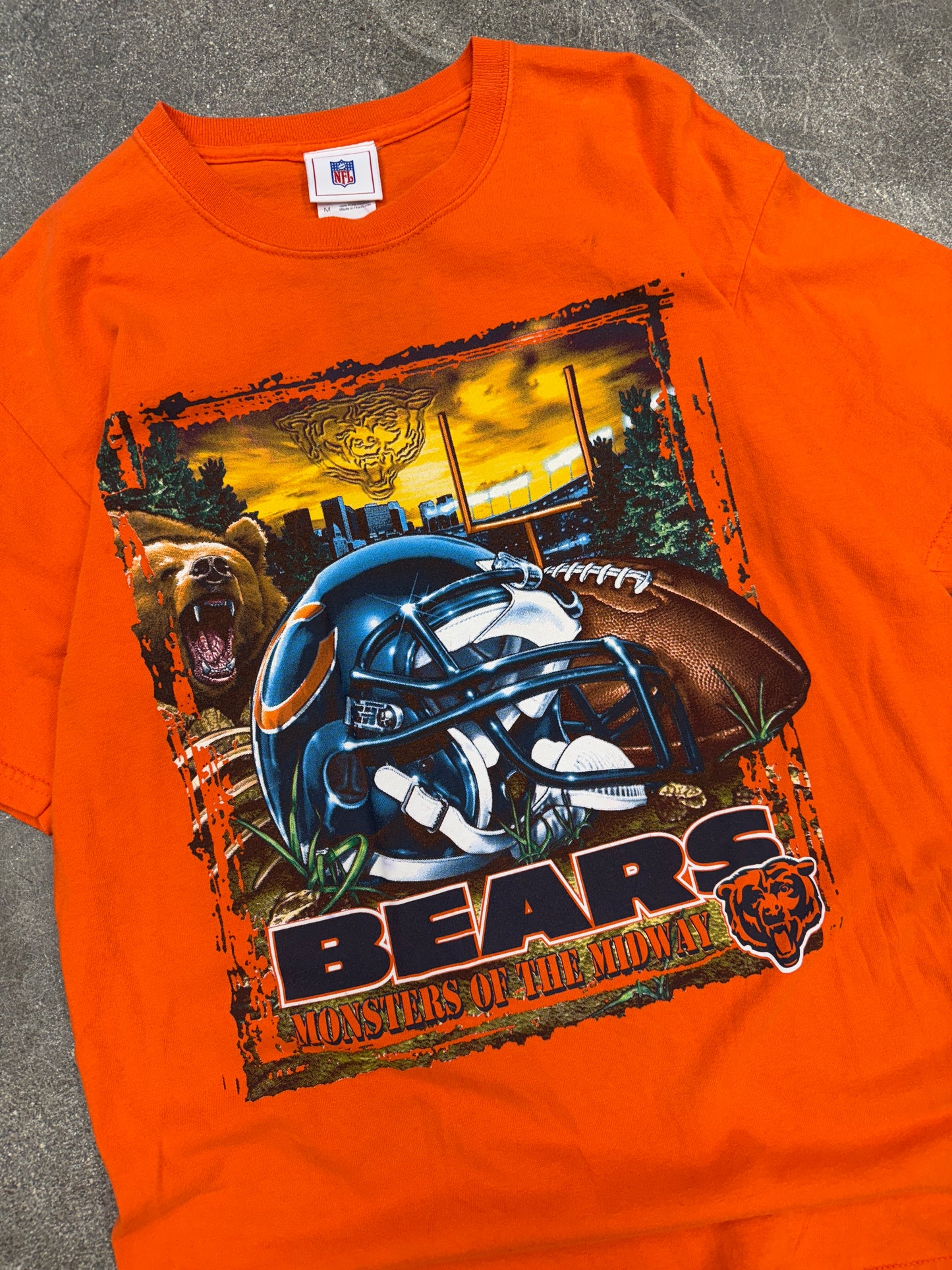 (S) Vintage Chicago Bears Helmet Tee