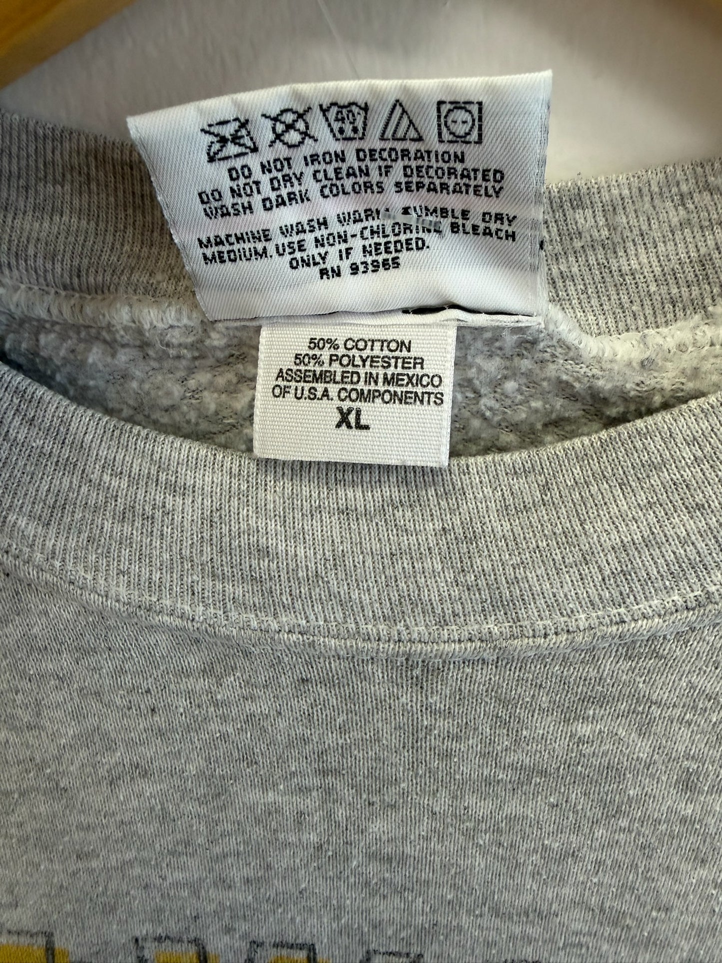 (L) Vintage One World One Game Soccer Crewneck