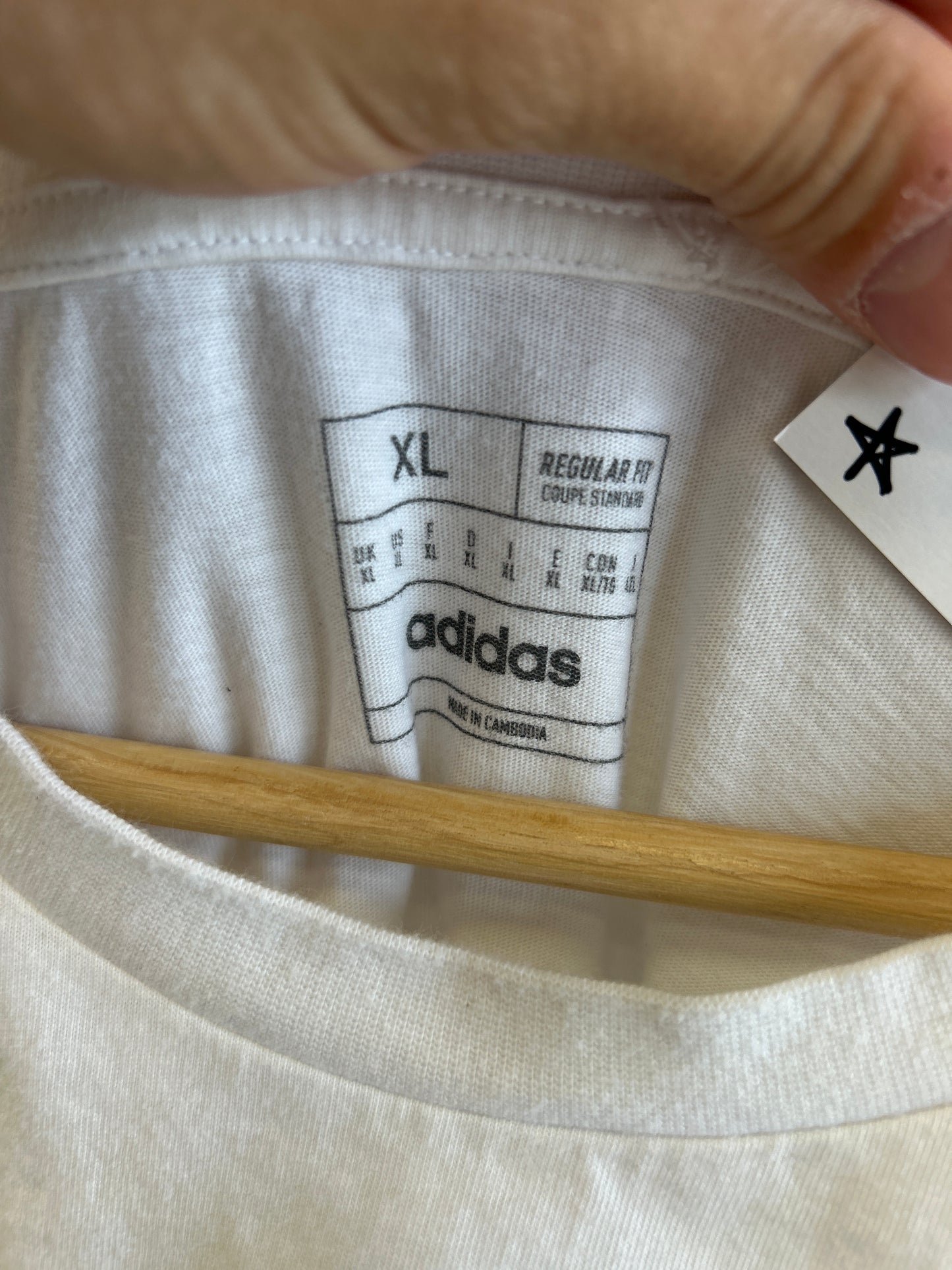 (L) Adidas Argentina DNA 3 stripes shirt