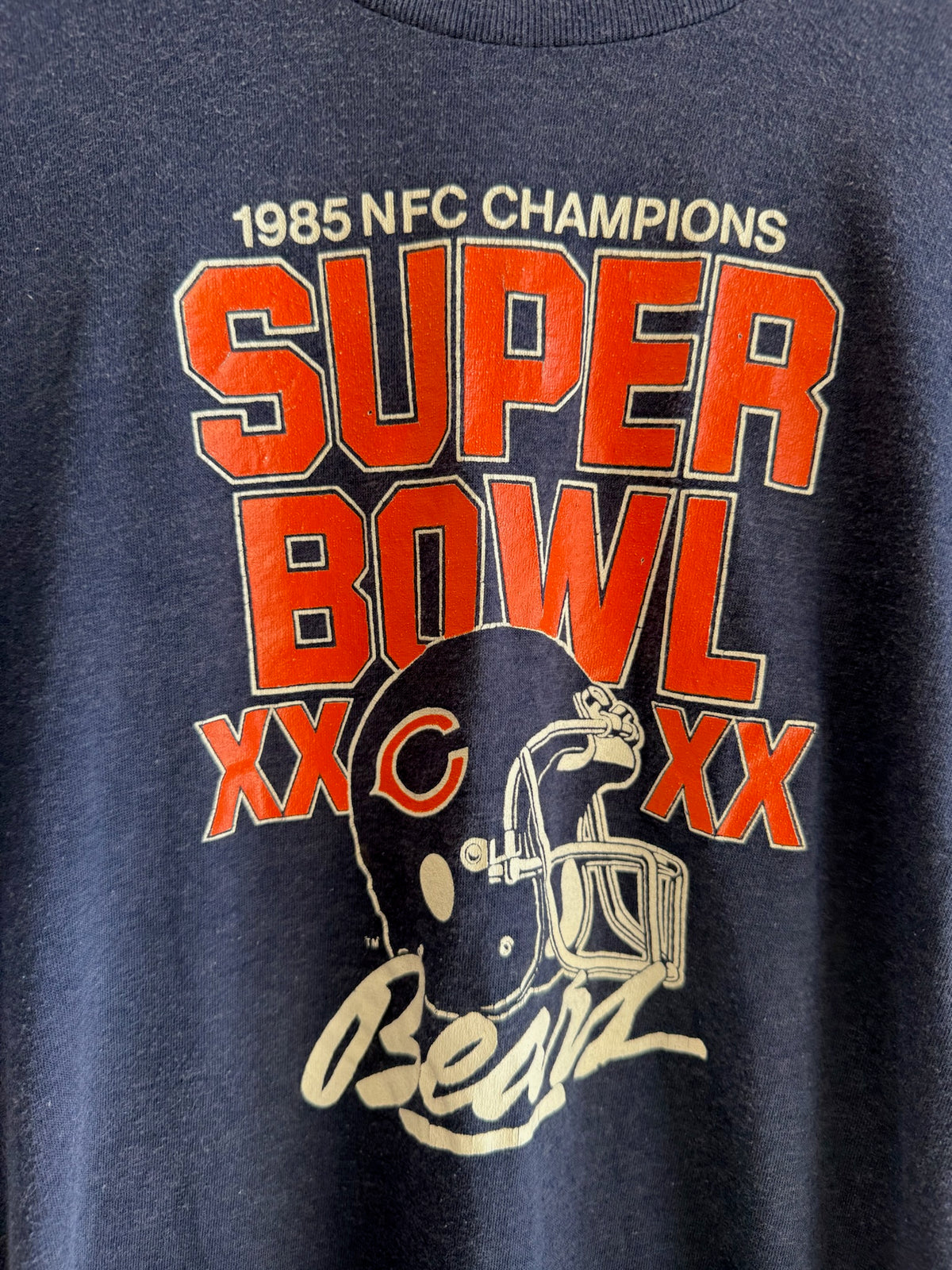 (S) Vintage 1985 Chicago Bears Super Bowl XXXX Helmet Tee