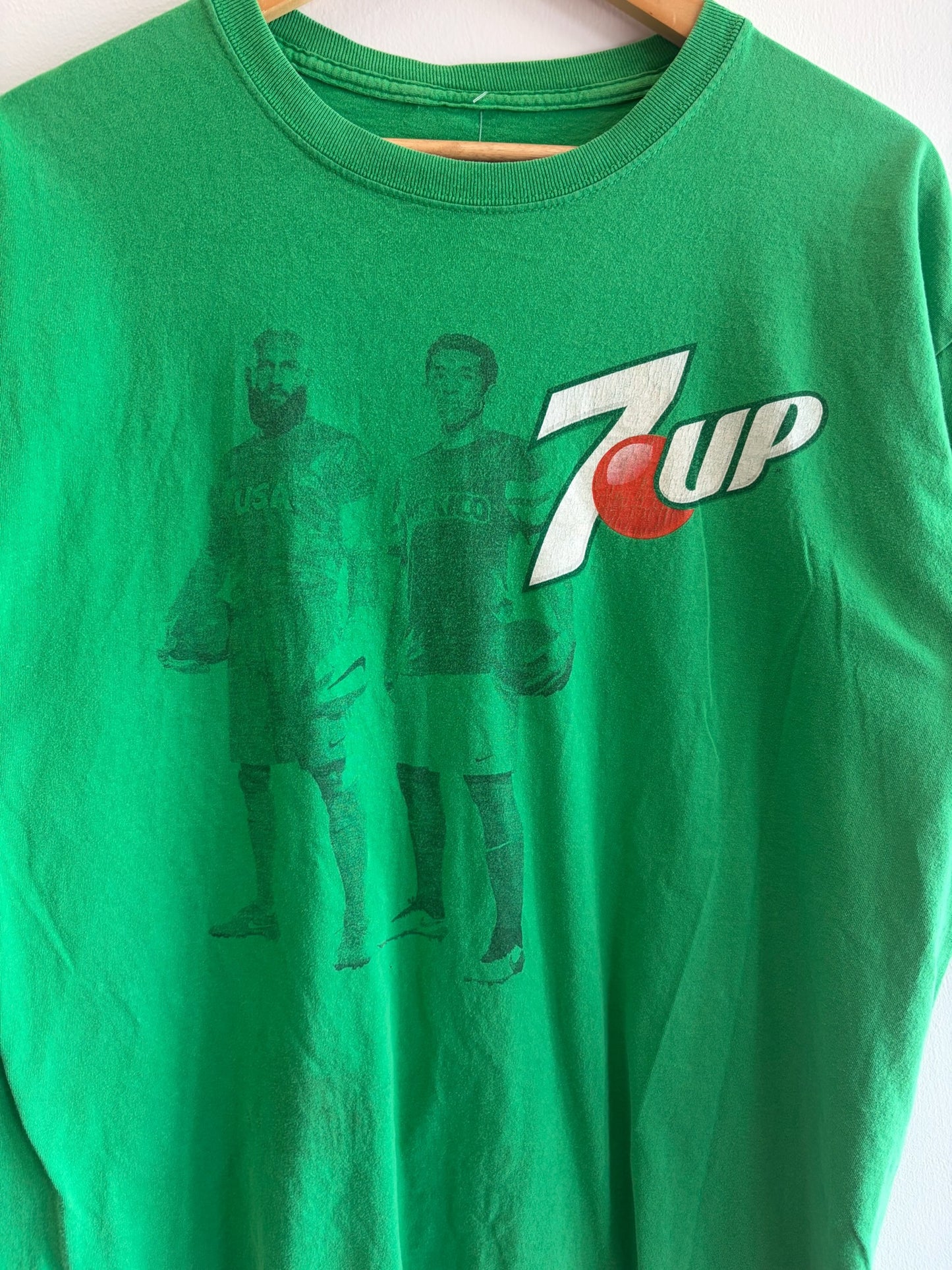 (M/L) Vintage USA vs. Mexico 7UP promo tee
