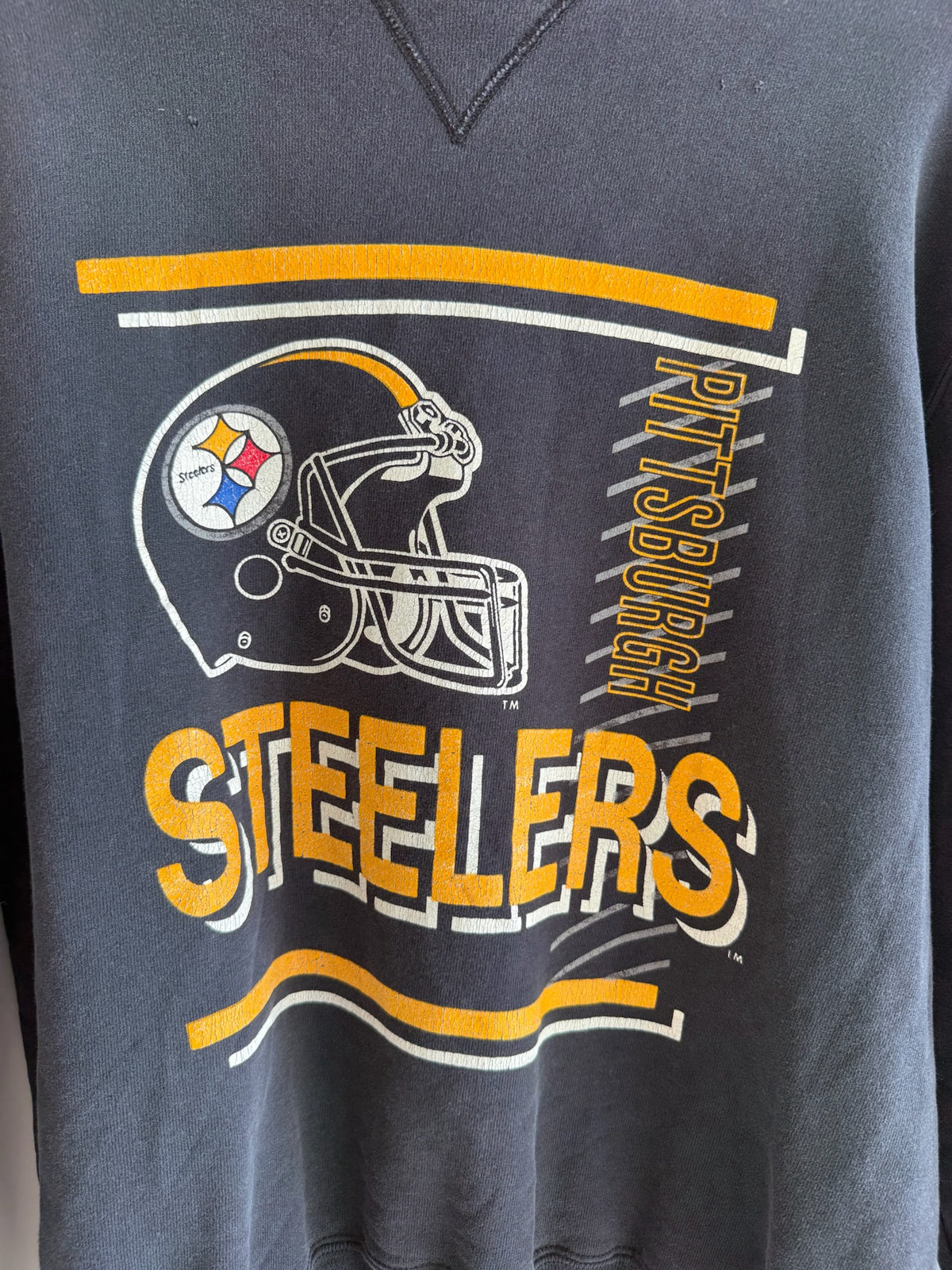 (L) Pittsburgh Steelers Helmet Champion Crewneck
