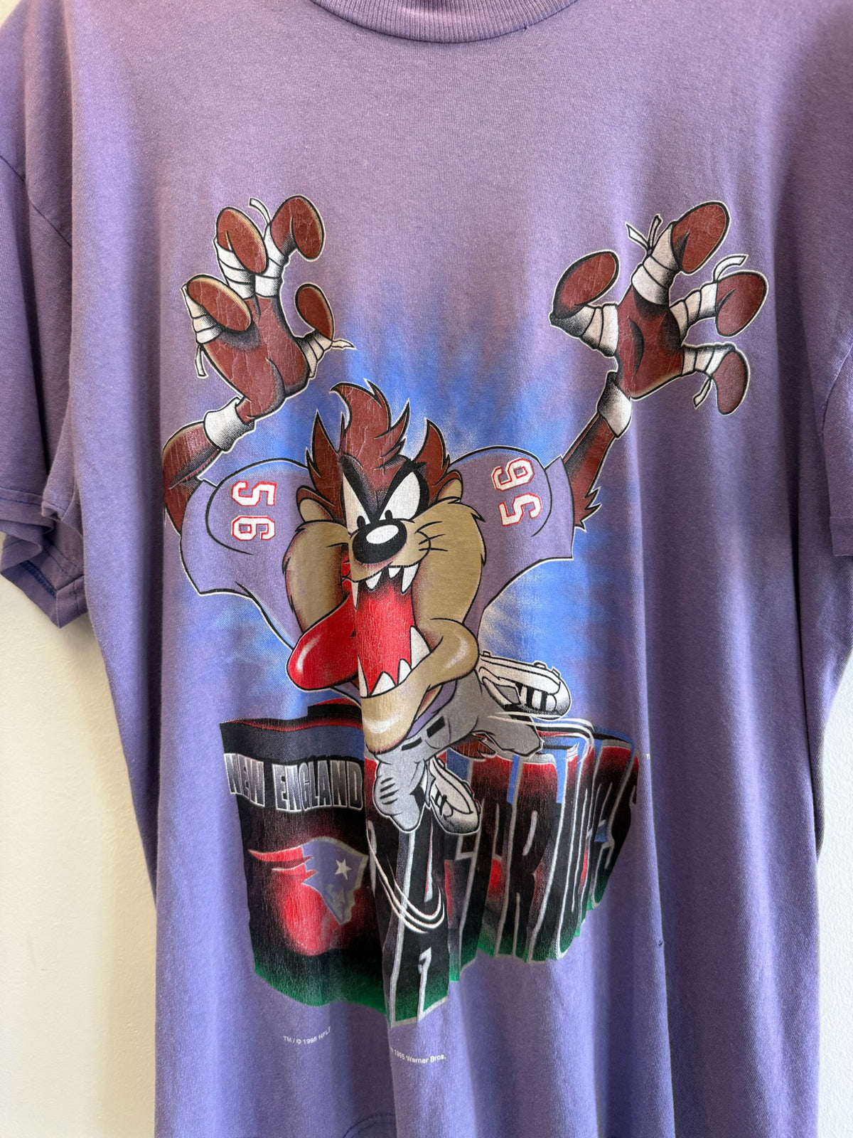 (L) Vintage Patriots Looney Tunes Taz Tee