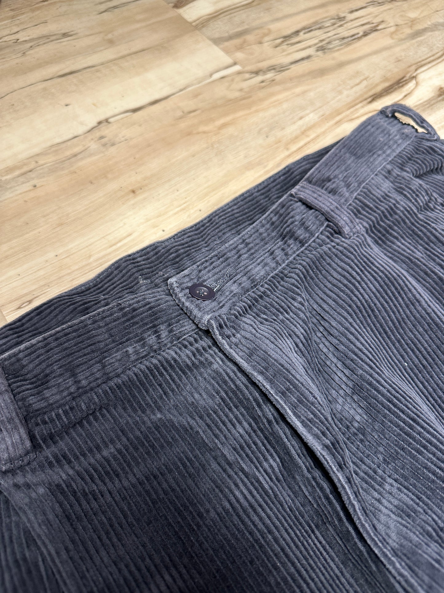 (34x28) Corduroy Croft & Barrow pants