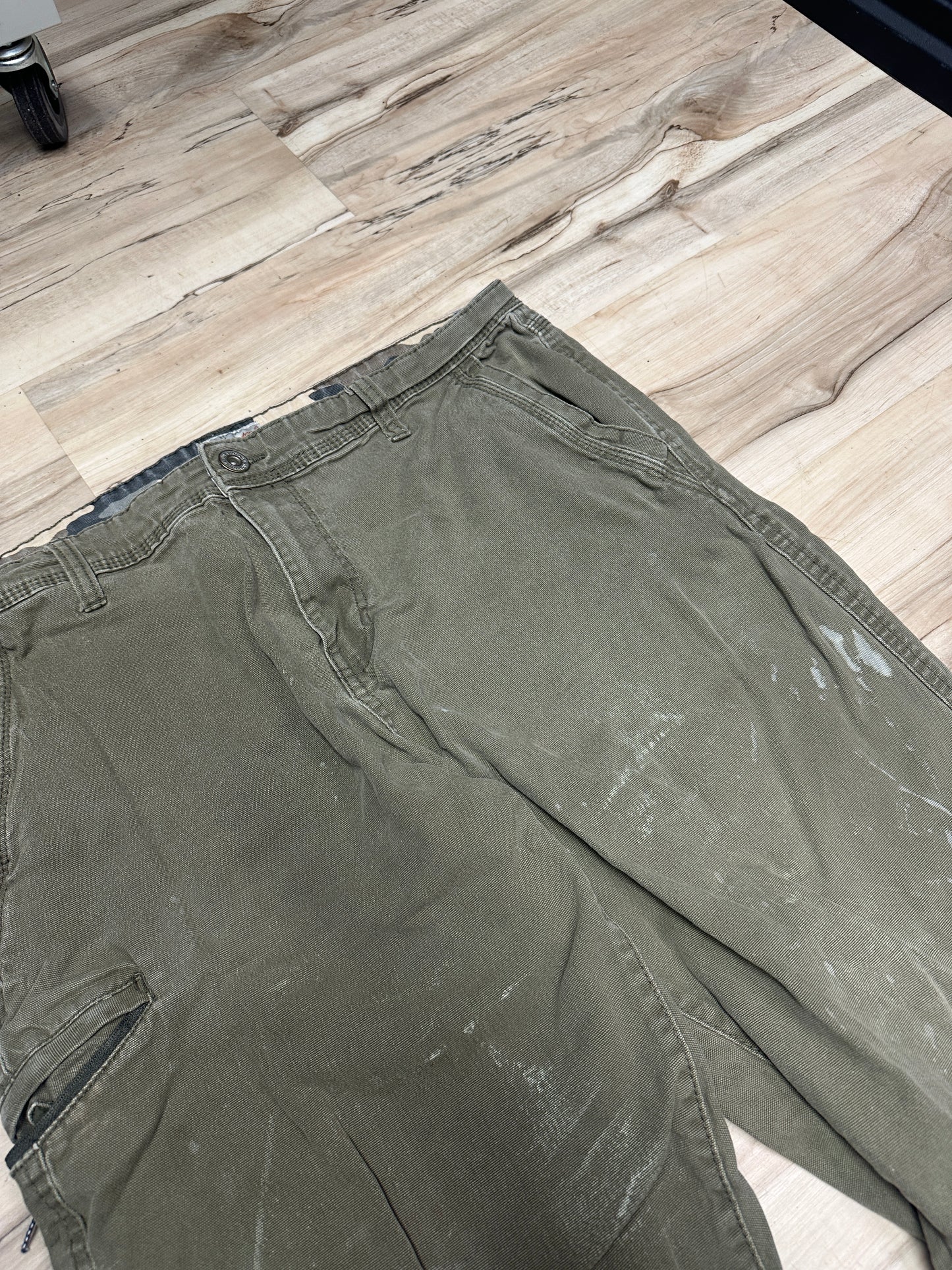 (36x32) Military Green Paint Splatter Pants