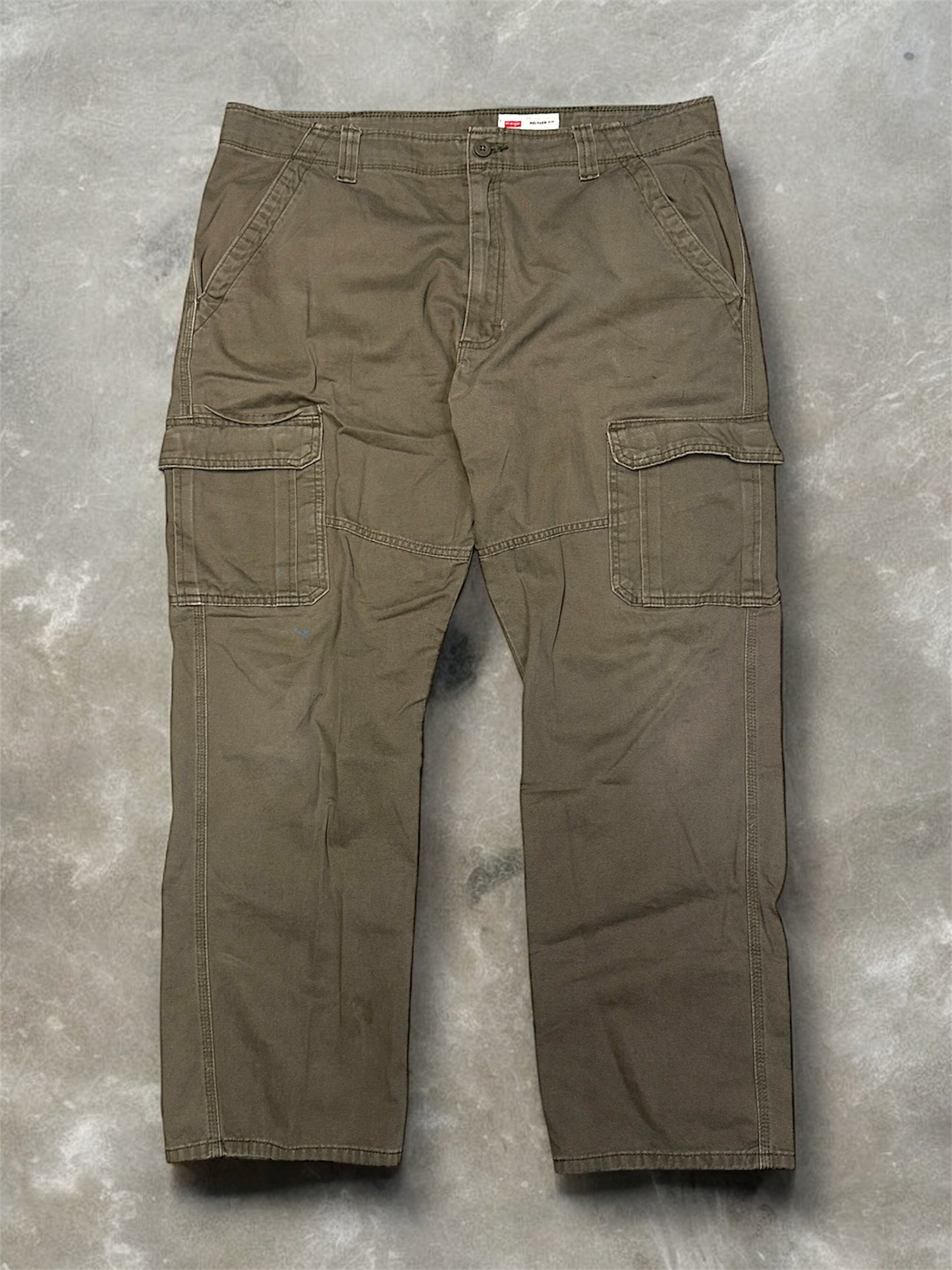 (40x31) Vintage Wrangler Relaxed Fit Cargos