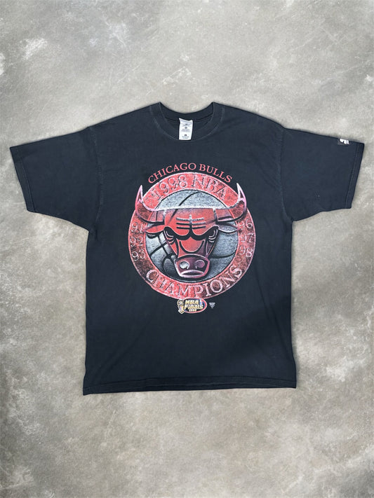 (L) Vintage 1998 Starter Chicago Bulls  “Bulls Tour” Black T-Shirt