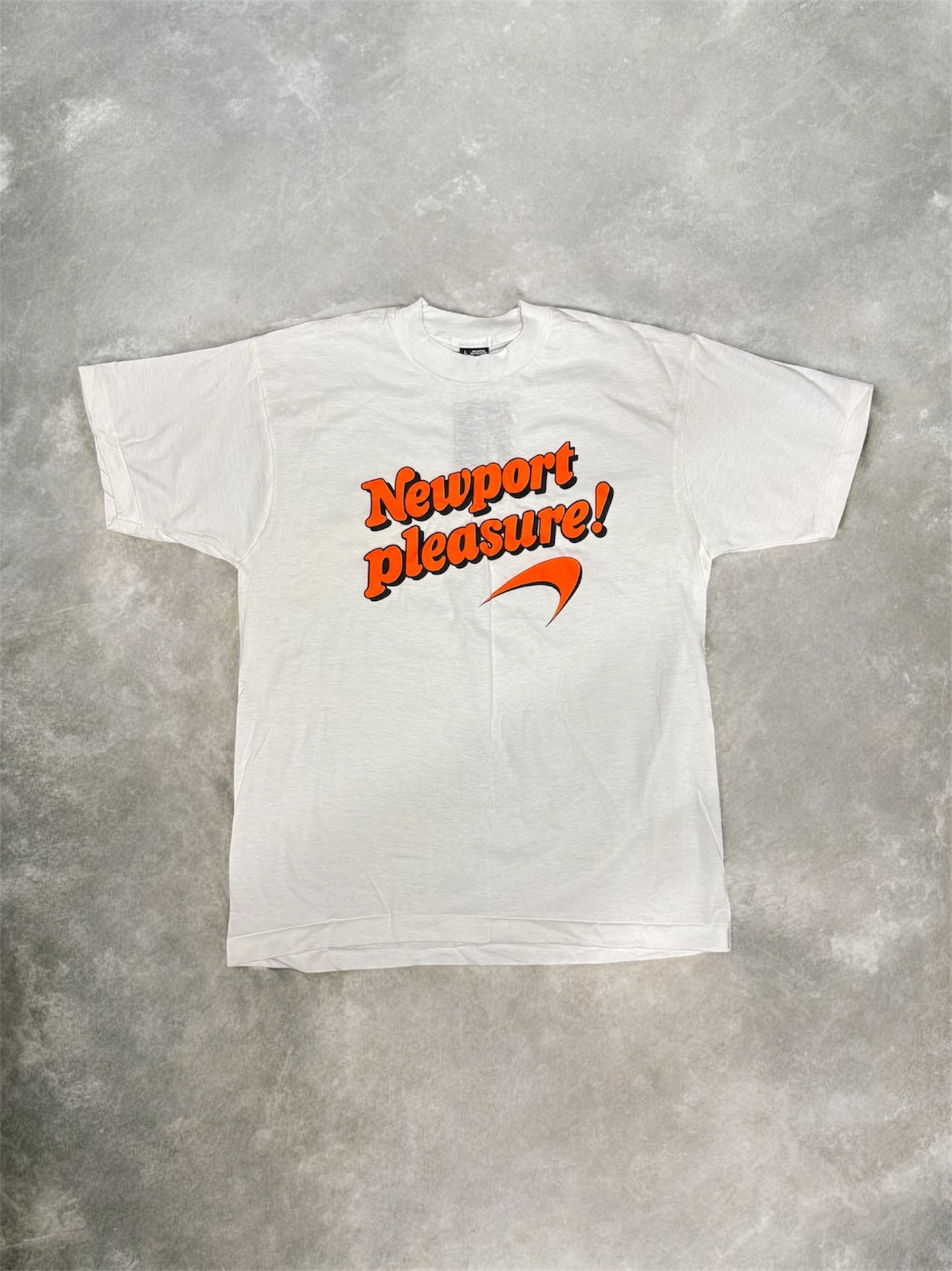 (L) Vintage 80s Newport Pleasure Cigarette T-Shirt